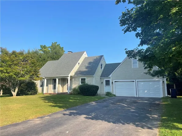 17 Keith Dr, Hope Valley, RI 02832