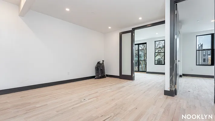 Rented by Nooklyn NYC LLC | media 13