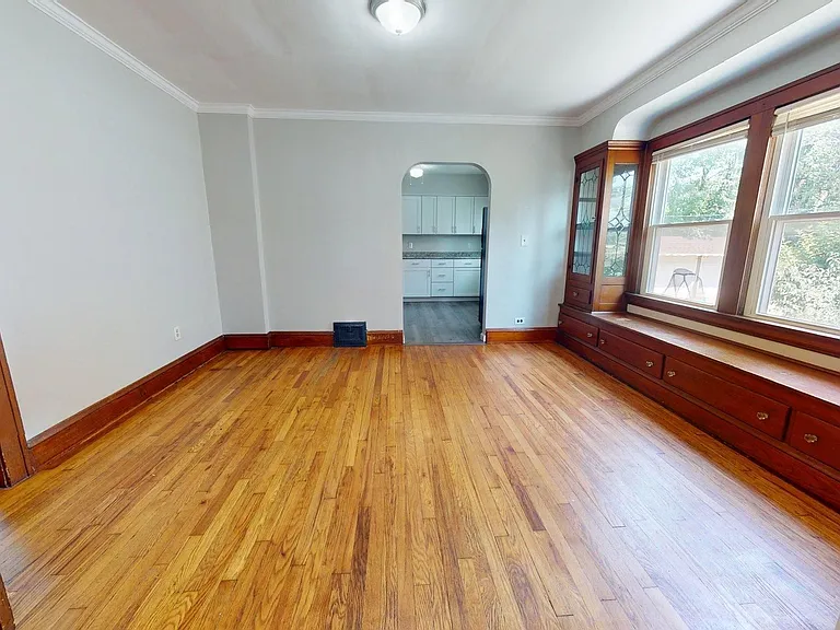 9715 Plymouth Ave — Photo 6