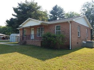 819 Luttrell Ave, Smithville, TN 37166