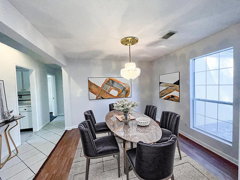 1105 Huntington Place Cir — Photo 1