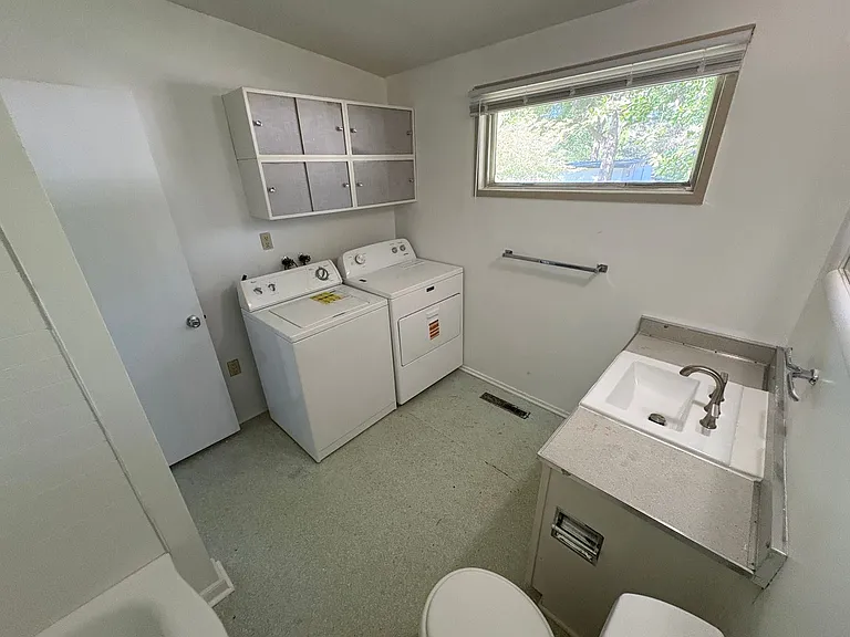 632 Eastborough Ln — Photo 21
