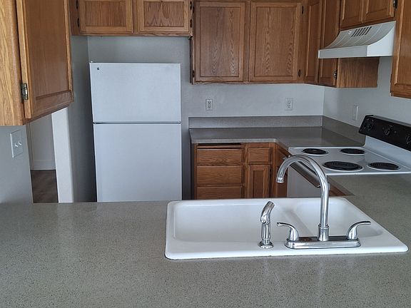 3rd image of 882 SE 74th Ave #882