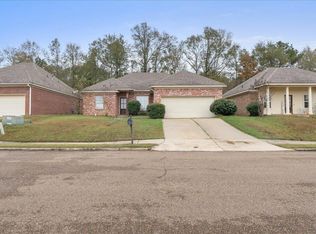 441 Silver Hl, Pearl, MS 39208