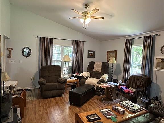 5th image of 20 Scott Ln