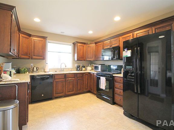 3rd image of 2617 W Stonehenge Ct