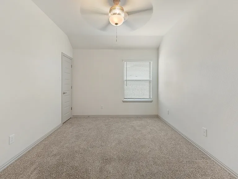 3208 Heathrow Rd — Photo 16