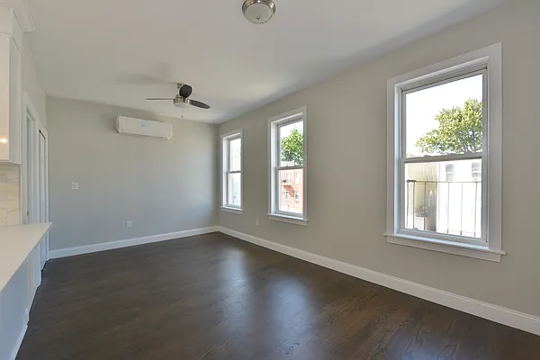 Rented by Oxford Property Group | media 8