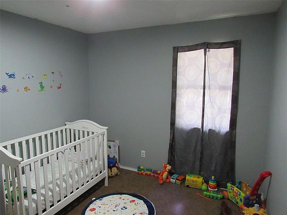 5th image of 625 E Main St