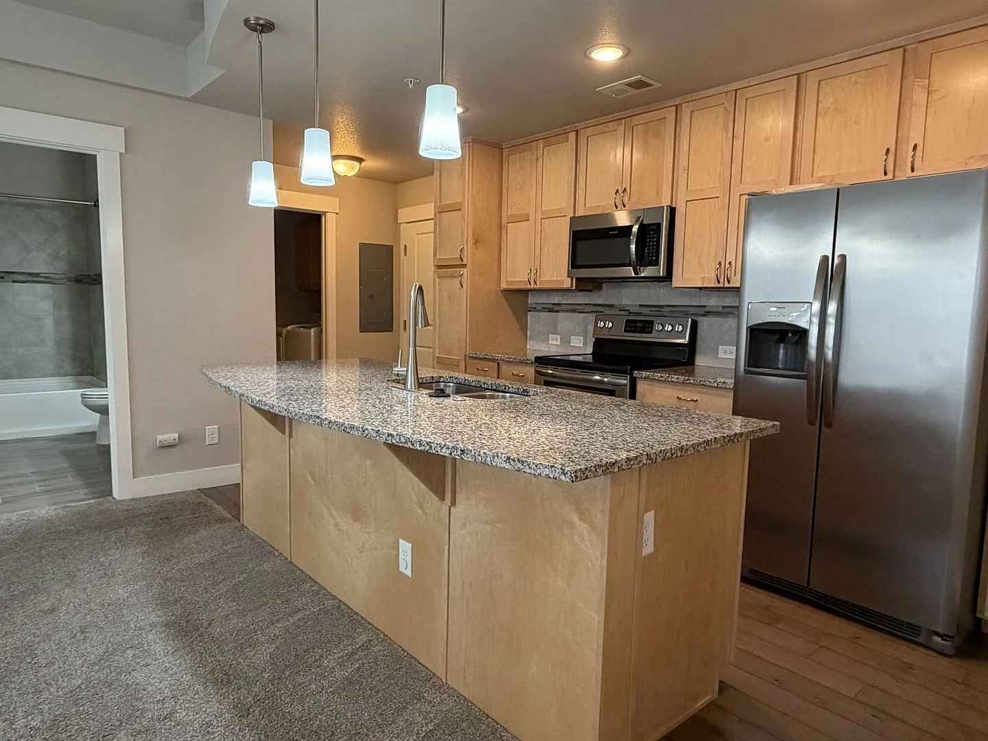 $500 Off Your First Month! Secure, Stylish & Convenient 2 Bed Condo in Loveland — Photo 4