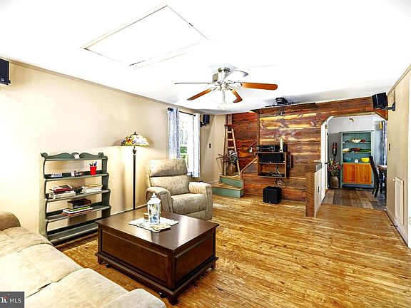 4th image of 765 Old Manchester Rd