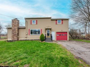 896 Plank Rd, Penfield, NY 14526