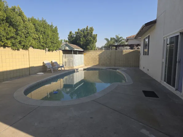 6817 Leilani Ln, Cypress, CA 90630