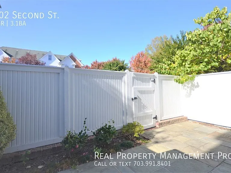 802 2nd St — Photo 42