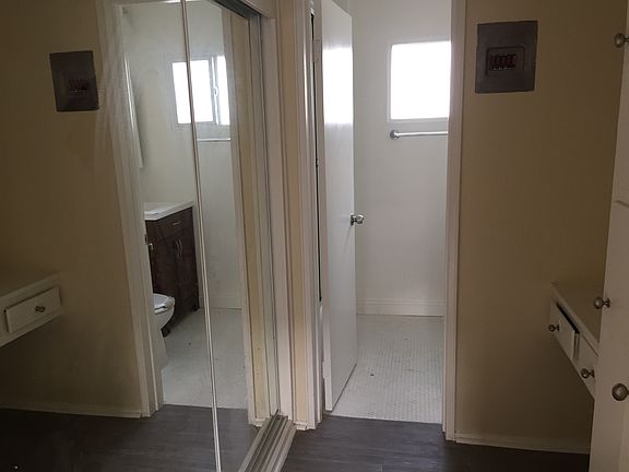 3rd image of 1033 S Westlake Ave APT 30