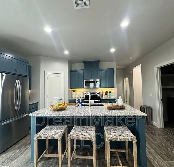 2807 Clifton Ter — Photo 10