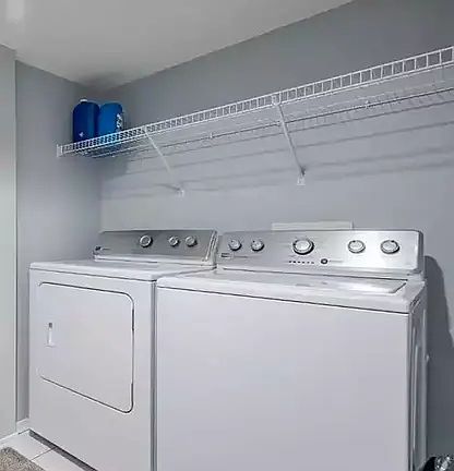 2nd image of 900 Allen St SE #900