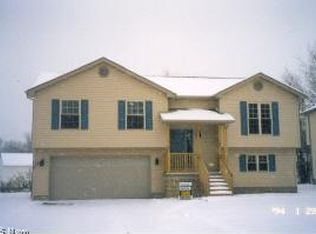 905 SE Jerry Dr, Hubbard, OH