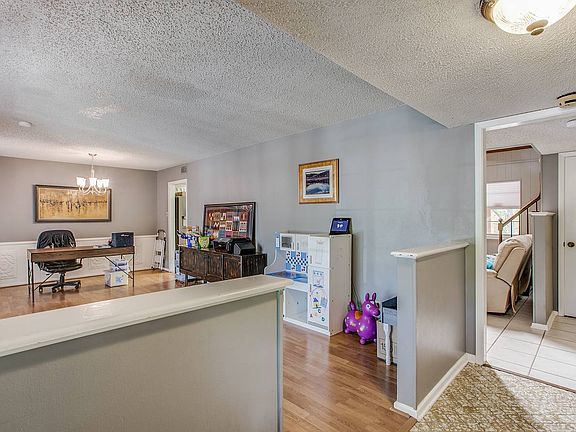 5th image of 3407 Northmoor St