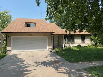 208 W 9th St, Wood River, NE, 68883