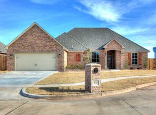 406 SW 84th St, Lawton, OK 73505