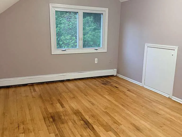 580 Village Rd W — Photo 31