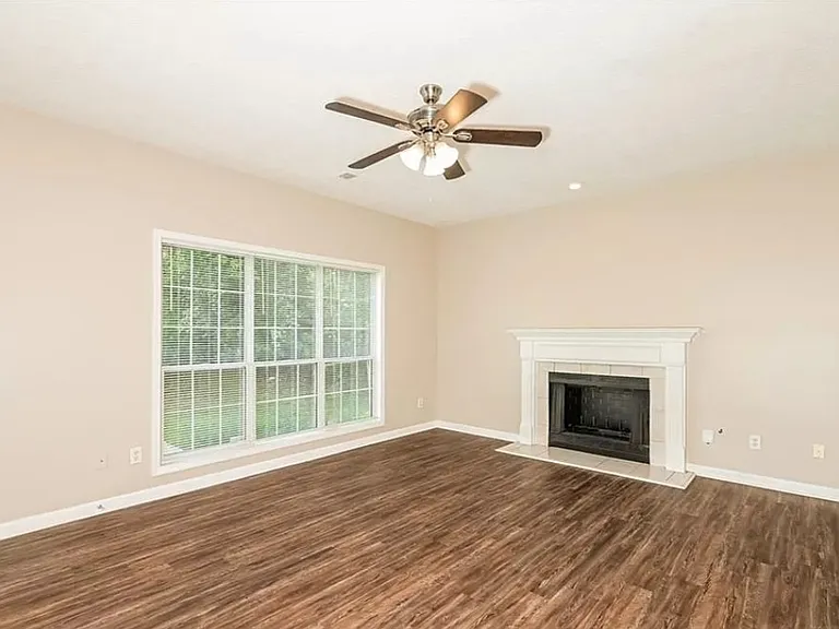 6845 Waters Edge Dr — Photo 5