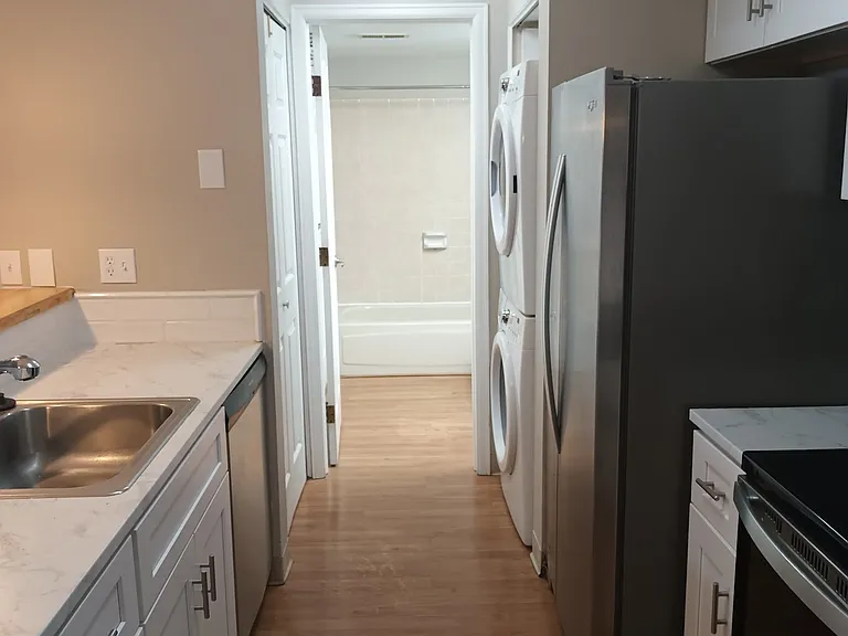 2575 S Syracuse Way — Photo 3
