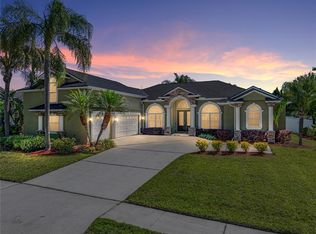 1111 Carriage Park Dr, Valrico, FL 33594