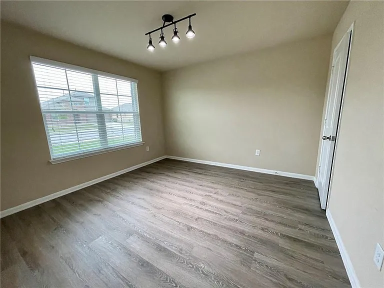 222 Camellia Dr — Photo 13