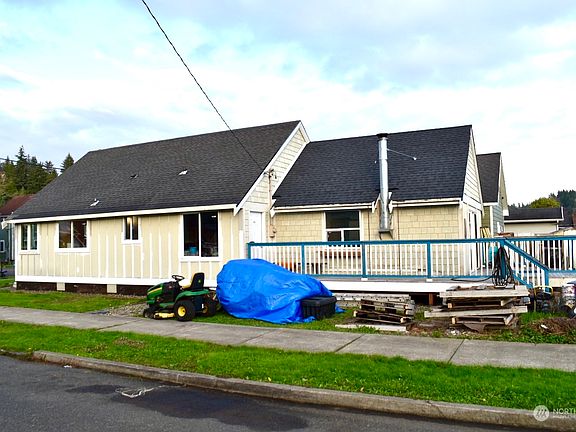 4th image of 402 Karr Avenue