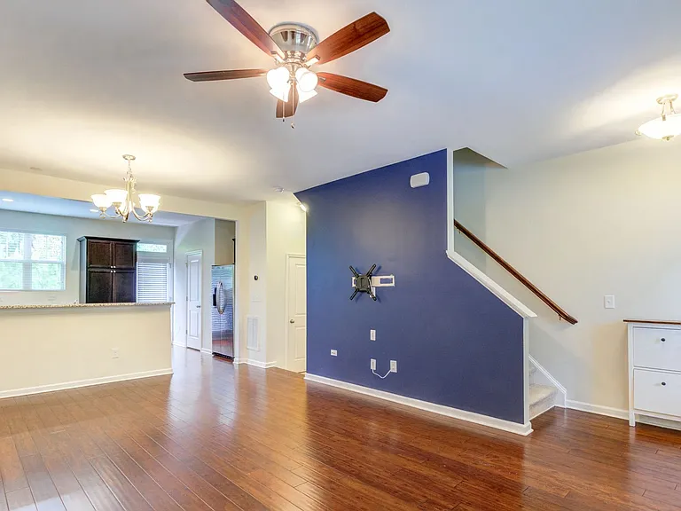 1637 Crafton Way — Photo 10