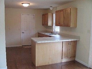 4th image of 890 Pheasant Ln