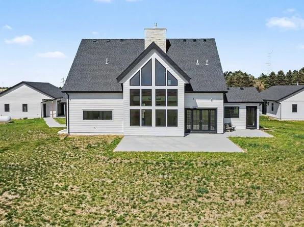 25575 472nd Ave, Renner, SD 57055