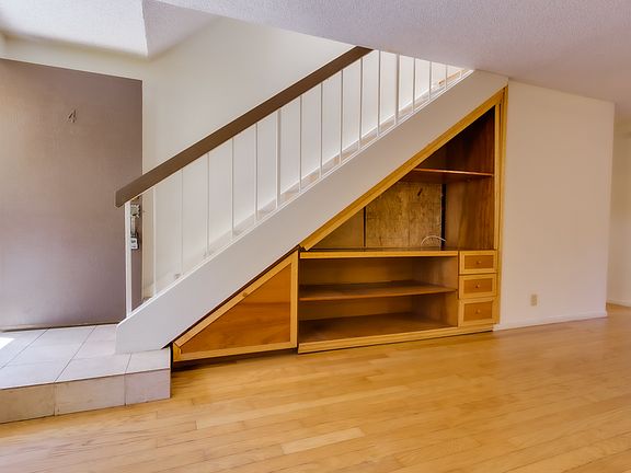 3rd image of 2061 Chatsworth Blvd APT 4