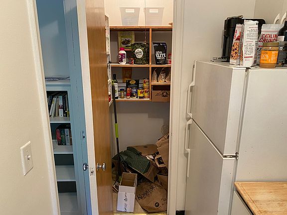 3rd image of 3201 Girard Ave S APT 204