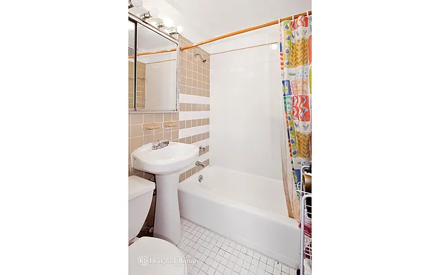 Rented by Douglas Elliman | media 4