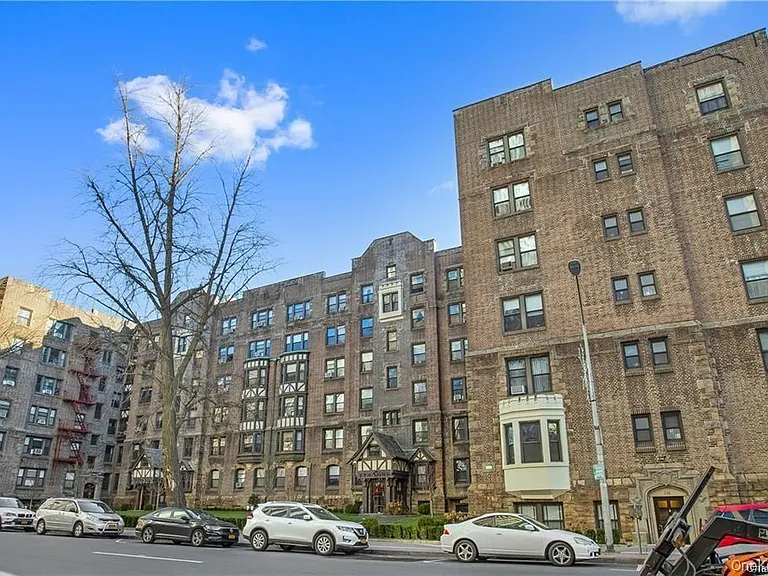 254 Martine Ave #1C — Photo 18