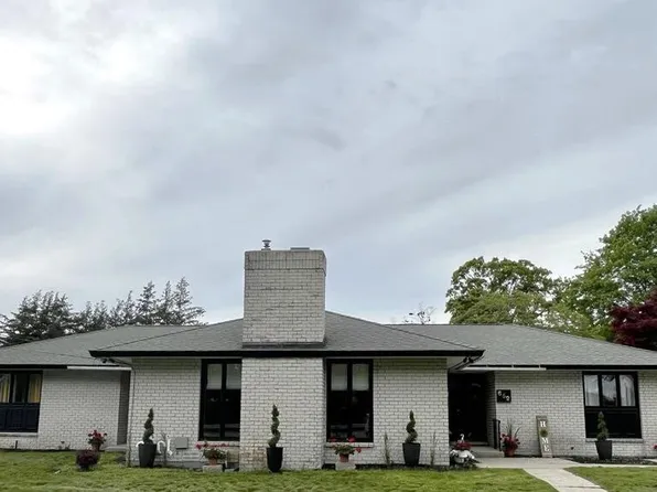 652 Ruddiman Dr, Muskegon, MI 49445