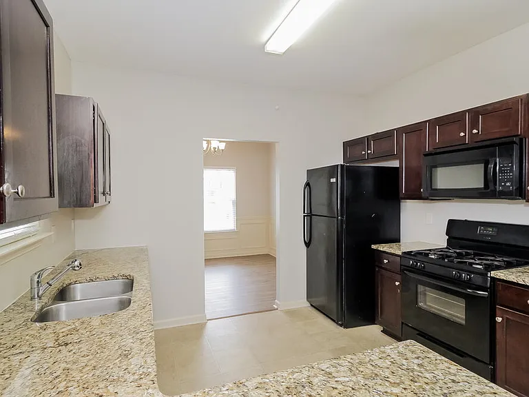 38 Crescent Ln — Photo 8