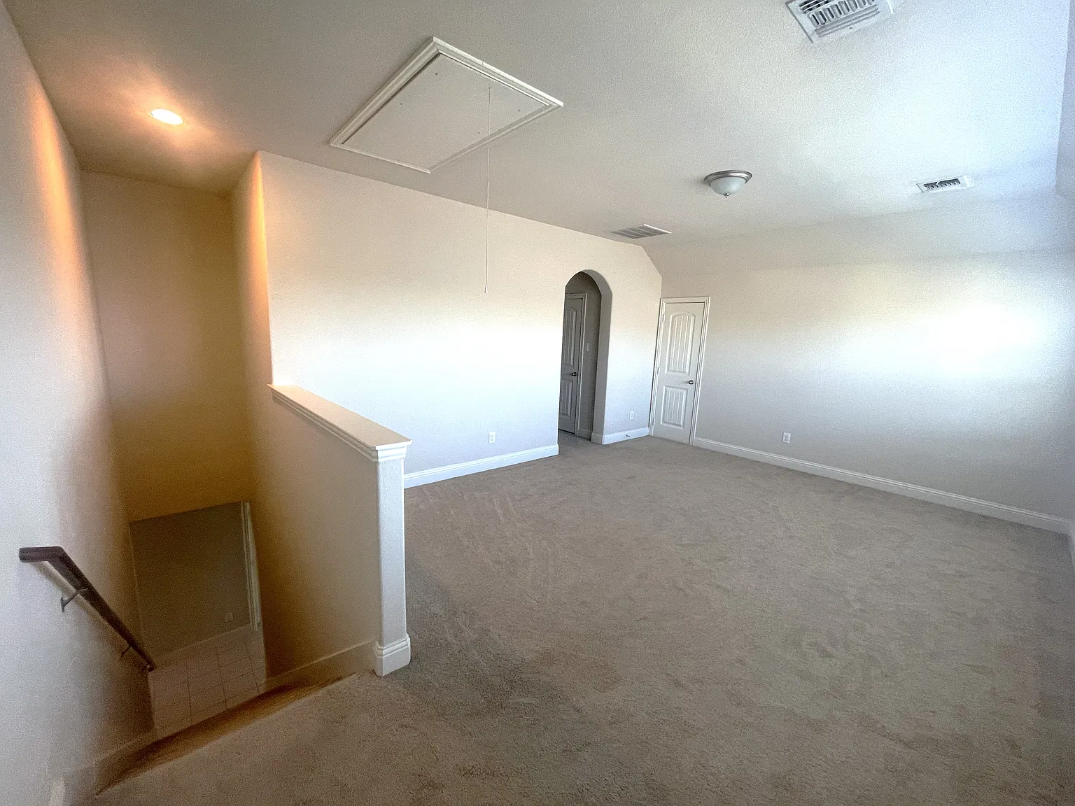 4 bed, 2622 sqft, $2,850 — Photo 4