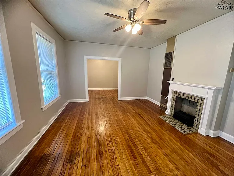 1109 Harrison St — Photo 1
