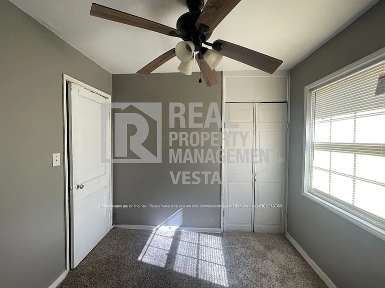 2459 Vivian Dr — Photo 9