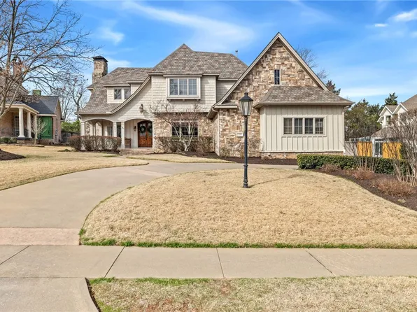 2599 N Firewood Dr, Fayetteville, AR 72703