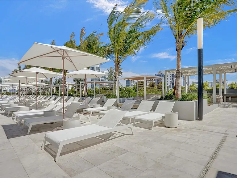 580 72nd St #Penthouse 13 — Photo 30