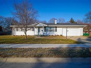 1213 W Pleasant St, Knoxville, IA 50138