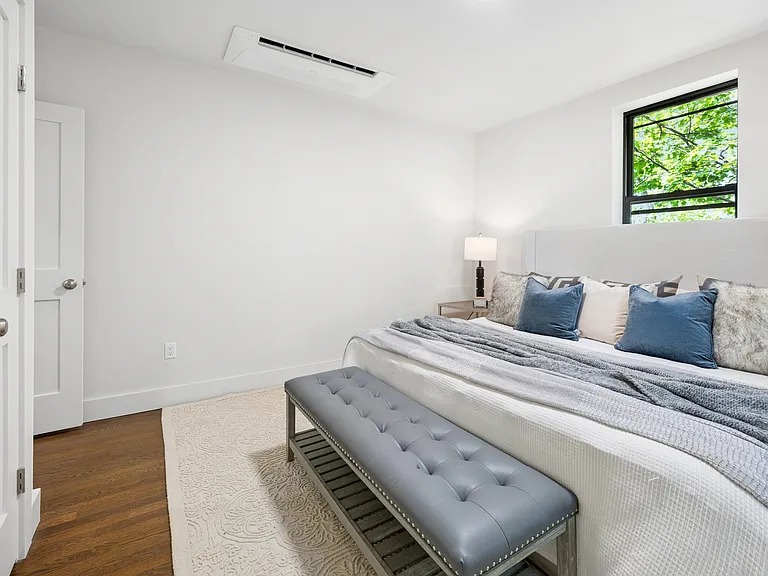 214 5th Ave #14 — Photo 8