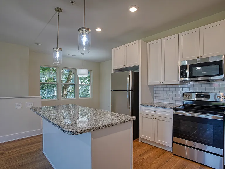 812 Nixon St #A — Photo 2