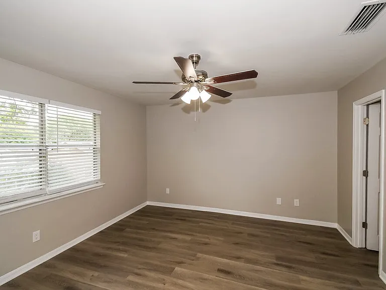 8389 Argyle Corners Ct — Photo 11
