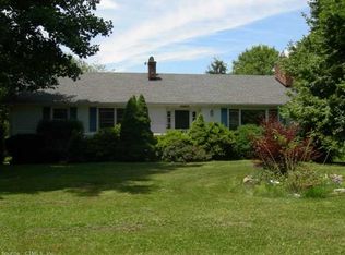 1048 Hoop Pole Rd, Guilford, CT 06437